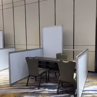 ผลงานบูธพาร์ทิชั่น หจก.ทูบี เรนทอล - 1